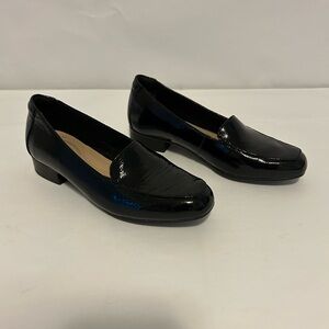 Clarks Elegant Black Patton Leather Women's Loafers